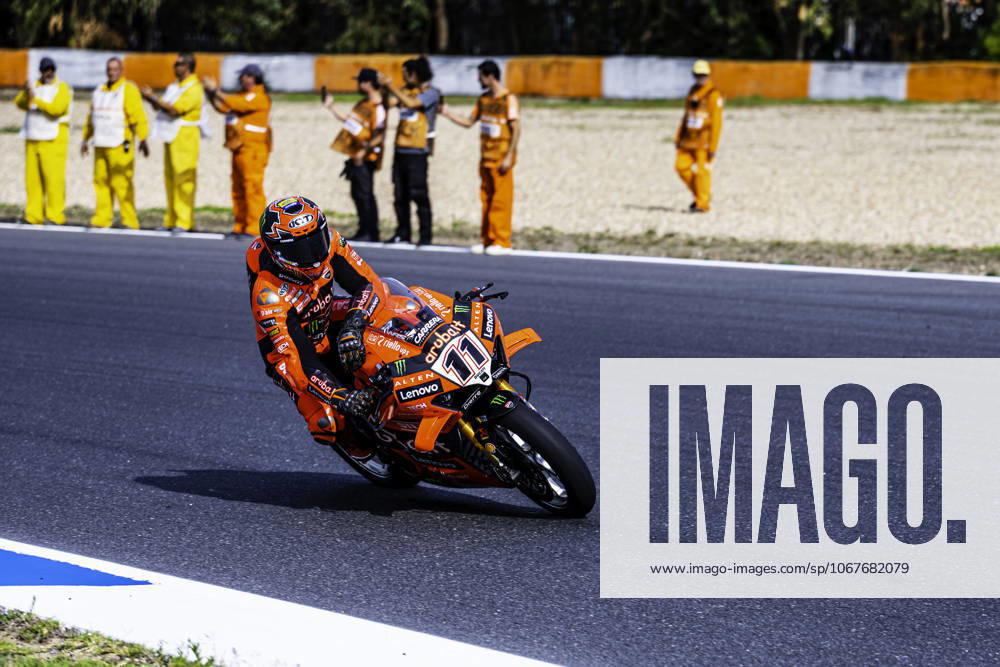 Nicolo Bulega in action during the WorldSBK Championship Tissot Superpole Race at the Estoril Circuit, Portugal, on October 12, 2025. Cascais Portugal - ZUMAr200 20251012_zsp_r200_018