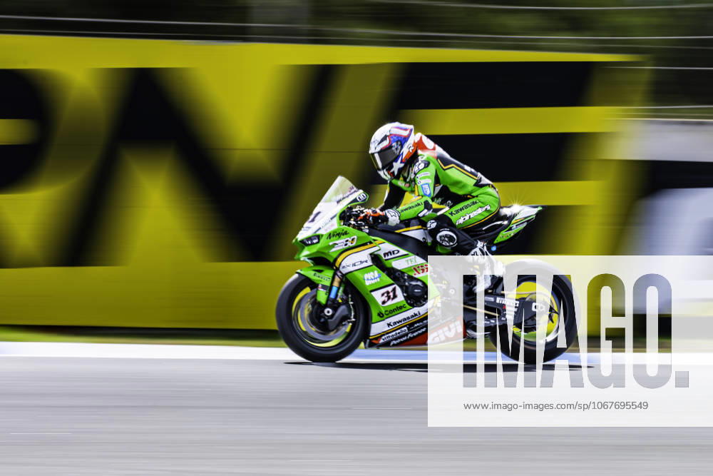 Garrett Gerloff in action during the WorldSBK Championship Race 2 at the Estoril Circuit, Portugal, on October 12, 2025. Cascais Portugal - ZUMAr200 20251012_zsp_r200_058