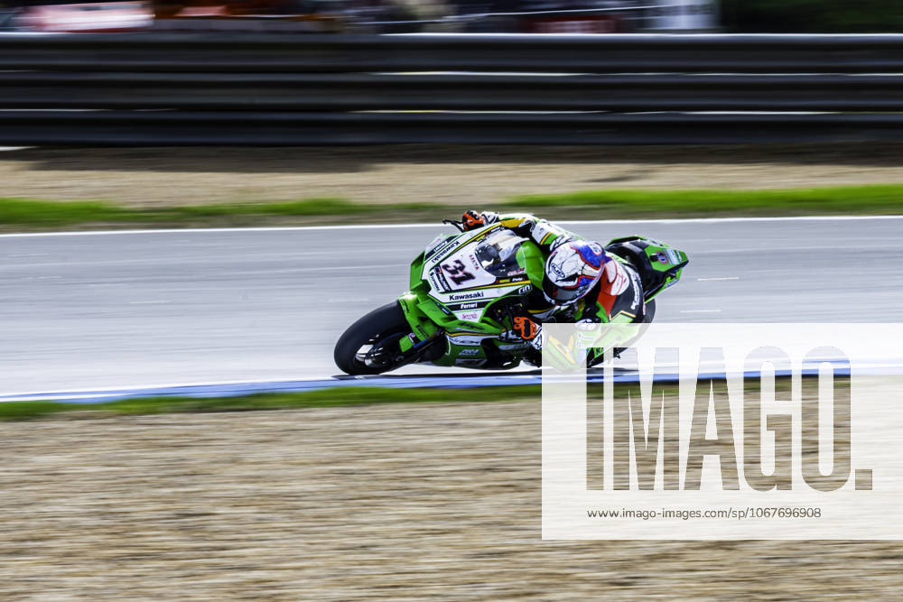 Garrett Gerloff in action during the WorldSBK Championship Race 2 at the Estoril Circuit, Portugal, on October 12, 2025. Cascais Portugal - ZUMAr200 20251012_zsp_r200_078