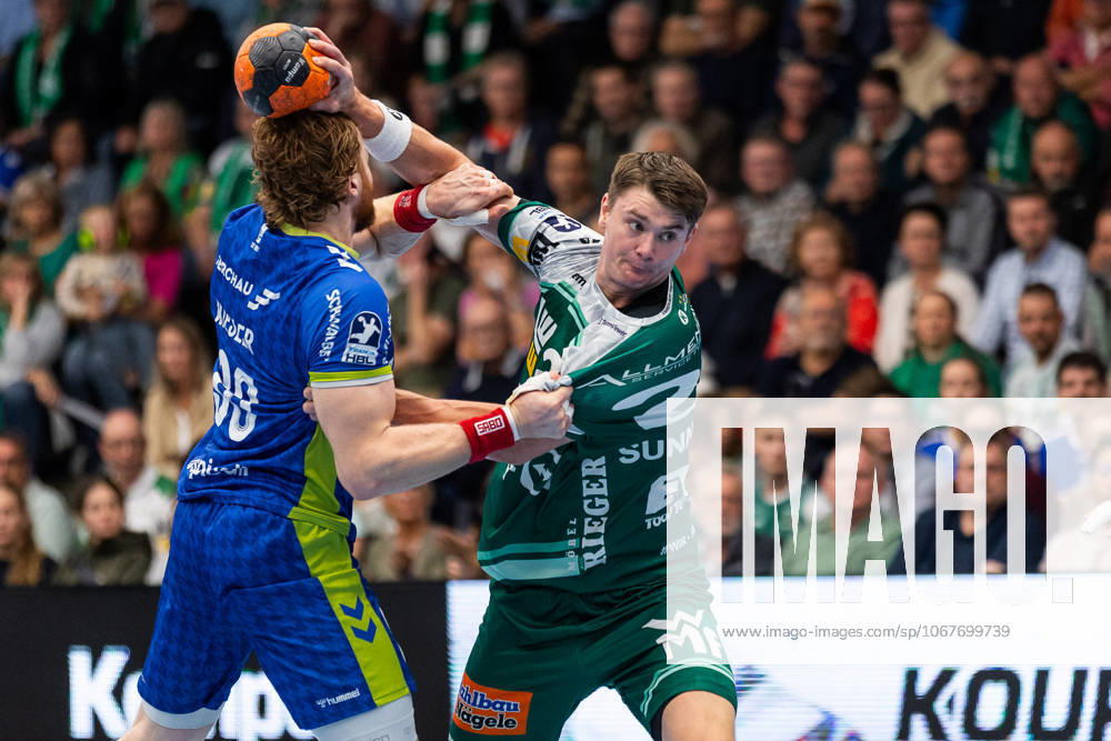 Oskar SUNNEFELDT FRISCH AUF Goeppingen, 27 scores a goal, Action, Goal throw GER, FRISCH AUF Goeppingen FAG vs VfL Gummersbach GUM , Handball, Men, Daikin Handball Bundesliga HBL , 11 Matchday, Season 2025 2026, 12 10 2025 GER, FRISCH AUF Goeppingen FAG vs VfL Gummersbach GUM , Handball, Men, Daikin Handball Bundesliga HBL , Matchday 11, Season 2025 2026, 12 10 2025 Goeppingen