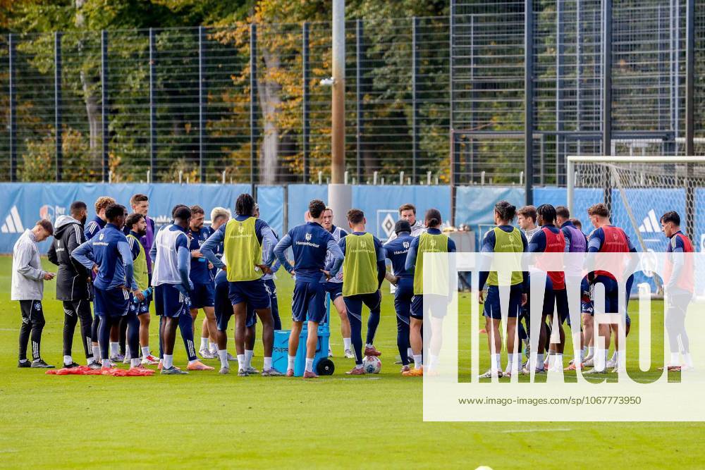 Team coach Merlin Polzin speaks to the team HSV Germany , Hamburg , Volksparkstadion , Training ground soccer , 1 Bundesliga , Training of Hamburger SV