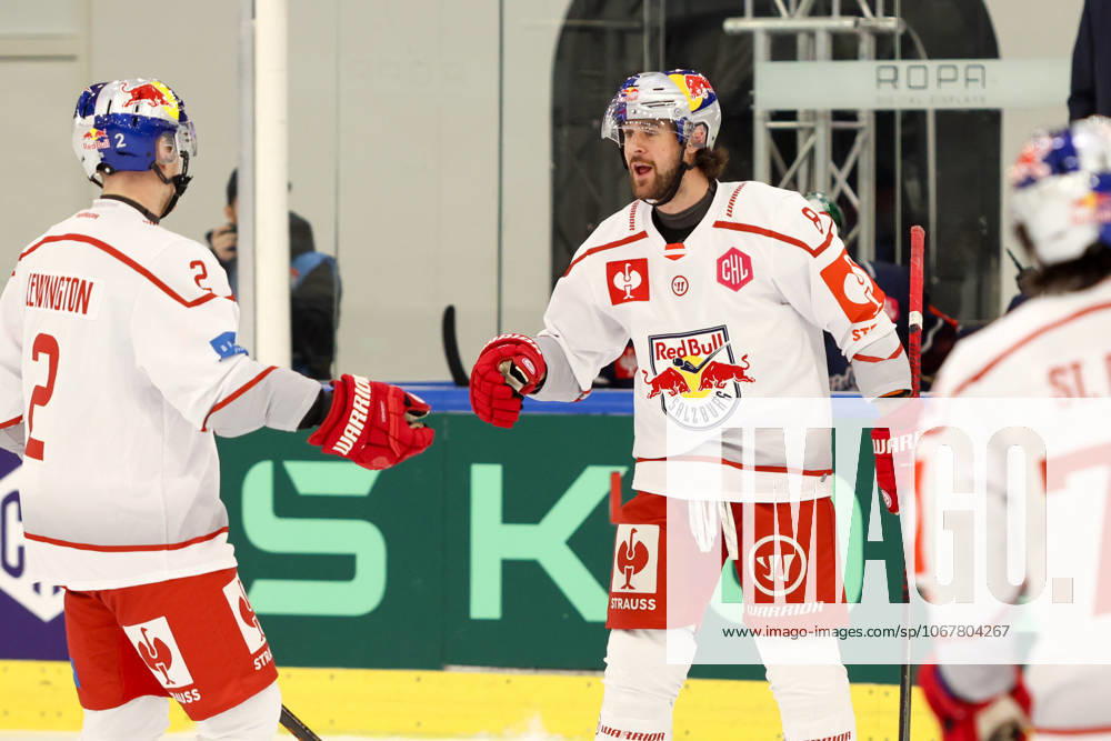 Ice hockey, Eishockey - CHL, EC RBS vs Berlin SALZBURG,AUSTRIA,15.OCT.25 - ICE HOCKEY - CHL, Champions Hockey League, group stage, EC Red Bull Salzburg vs Eisbaeren Berlin. Image shows the rejoicing of Connor Corcoran (EC RBS). GEPAxpictures xMathiasxMandl
