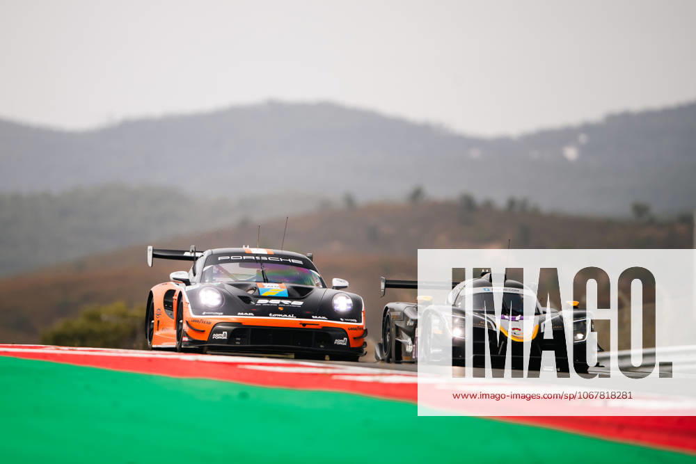 AUTO - ELMS - 4 HOURS OF PORTIMAO 2025 17 CLOSMENIL Adrien (fra), JENSEN Theodor (dnk), LANCHERE Paul (fra), CLX Motorsport, Ligier JS P325, LMP3, action 60 CRESSONI Matteo (ita), FELBERMAYR H. ,Proton Competition, Porsche 911 GT3 R (992), LMGT3, action during the 4 Hours of Portimao, 6th round of the 2025 European Le Mans Series on the Autodromo Internacional do Algarve from October 16 to 18, 2025 in Portimao, Portugal -