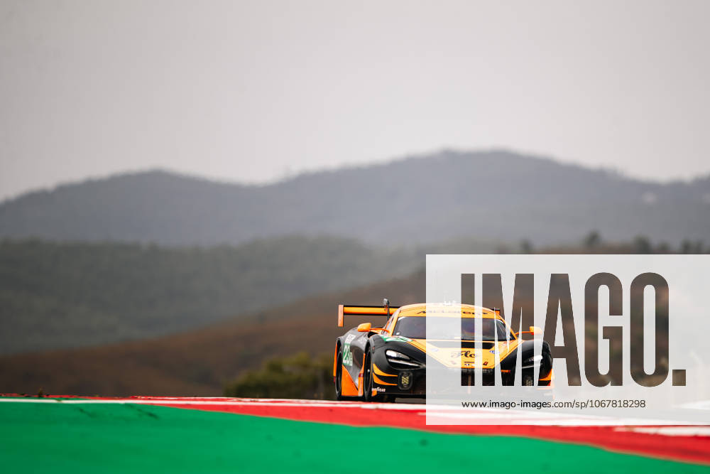 AUTO - ELMS - 4 HOURS OF PORTIMAO 2025 23 BIRCH Michael (gbr), PATTERSON Garnet (aus), BOYD Wayne (gbr), United Autosports, McLaren 720S GT3 Eco, LMGT3, action during the 4 Hours of Portimao, 6th round of the 2025 European Le Mans Series on the Autodromo Internacional do Algarve from October 16 to 18, 2025 in Portimao, Portugal -