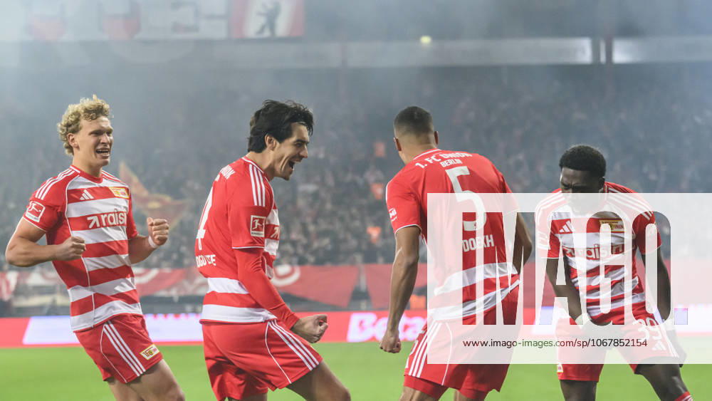 In the picture v l goal, hit, jubilation, goal celebration, joy, enthusiasm, celebrates, after 1 0 by Danilho Doekhi 1 FC Union , GER, Berlin, 1 FC Union Berlin vs Borussia Moenchengladbach, 1 Bundesliga, football, DFB, season 2025 2026, Alte Foersterei, matchday, DFB DFL REGULATIONS PROHIBIT ANY USE OF PHOTOGRAPHS AS IMAGE SEQUENCES AND OR QUASI VIDEO, 17 10 25,