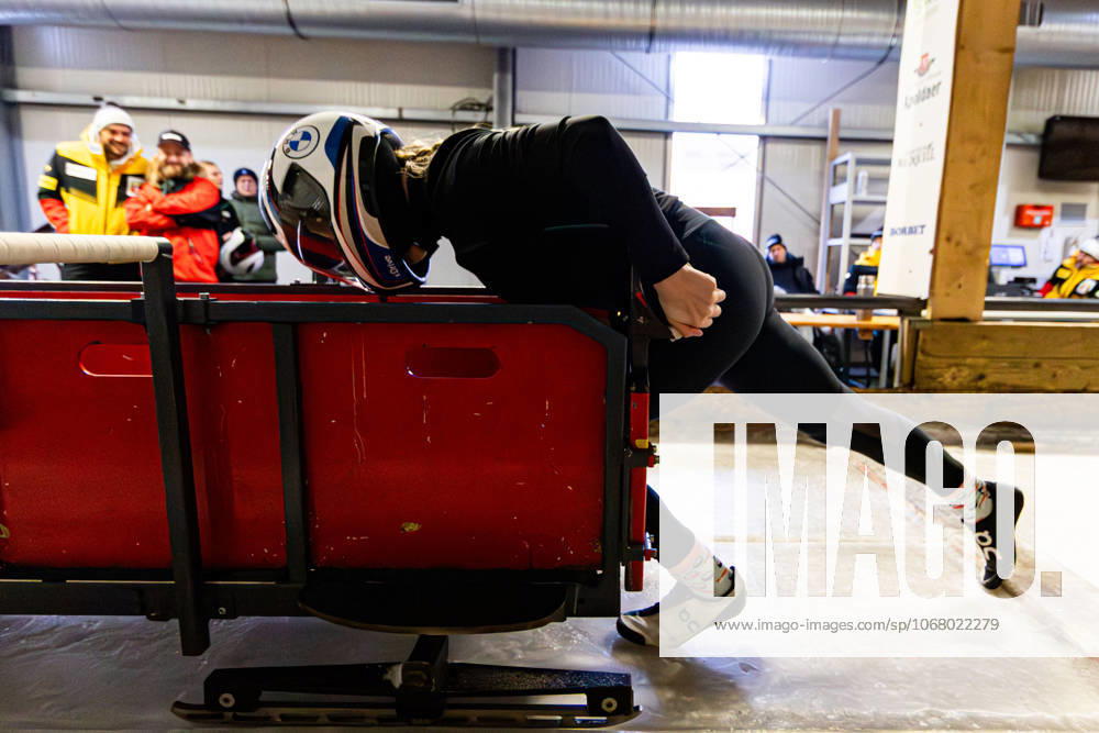 GER, Bobsleigh, Season 25 26, Women, Central performance test in bobsleigh push test Traditionally, the best German bobsleigh pilots and their pushers met in Oberhof for a test of strength 98559 Oberhof LOTTO Thüringen EISARENA Oberho Thüringen Germany
