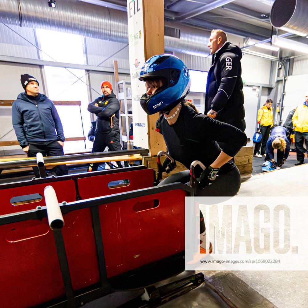 GER, Bobsleigh, Season 25 26, Women, Central performance test in bobsleigh push test Sydney Hollering Traditionally, the best German bobsleigh pilots and their pushers met in Oberhof for a test of strength 98559 Oberhof LOTTO Thüringen EISARENA Oberho Thüringen Germany