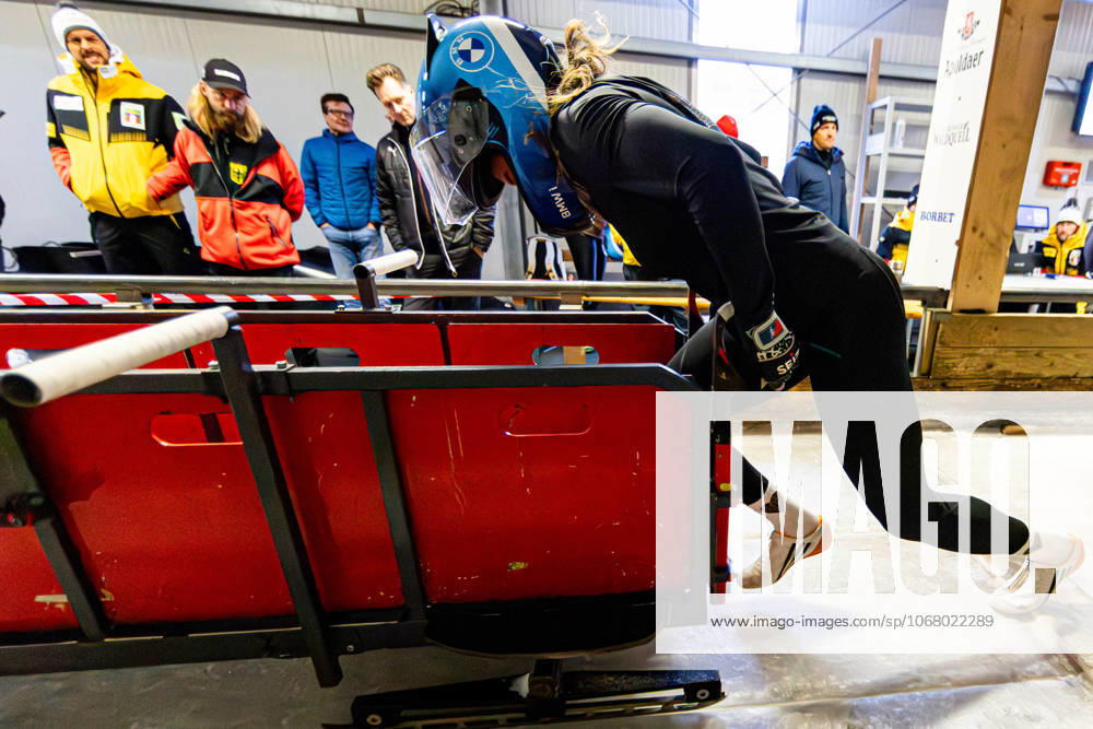 GER, Bobsleigh, Season 25 26, Women, Central performance test in bobsleigh push test Leona Klein Traditionally, the best German bobsleigh pilots and their pushers met in Oberhof for a test of strength 98559 Oberhof LOTTO Thüringen EISARENA Oberho Thüringen Germany