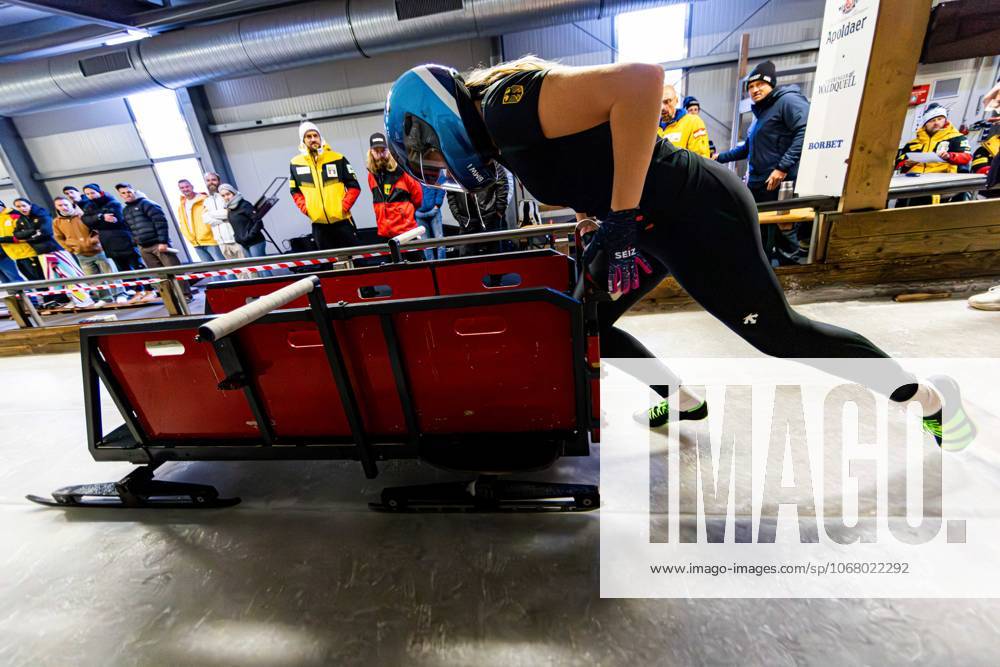 GER, Bobsleigh, Season 25 26, Women, Central performance test in bobsleigh Push-off test Laura Nolte Traditionally, the best German bobsleigh pilots and their pushers met in Oberhof for a test of strength 98559 Oberhof LOTTO Thüringen EISARENA Oberho Thüringen Germany