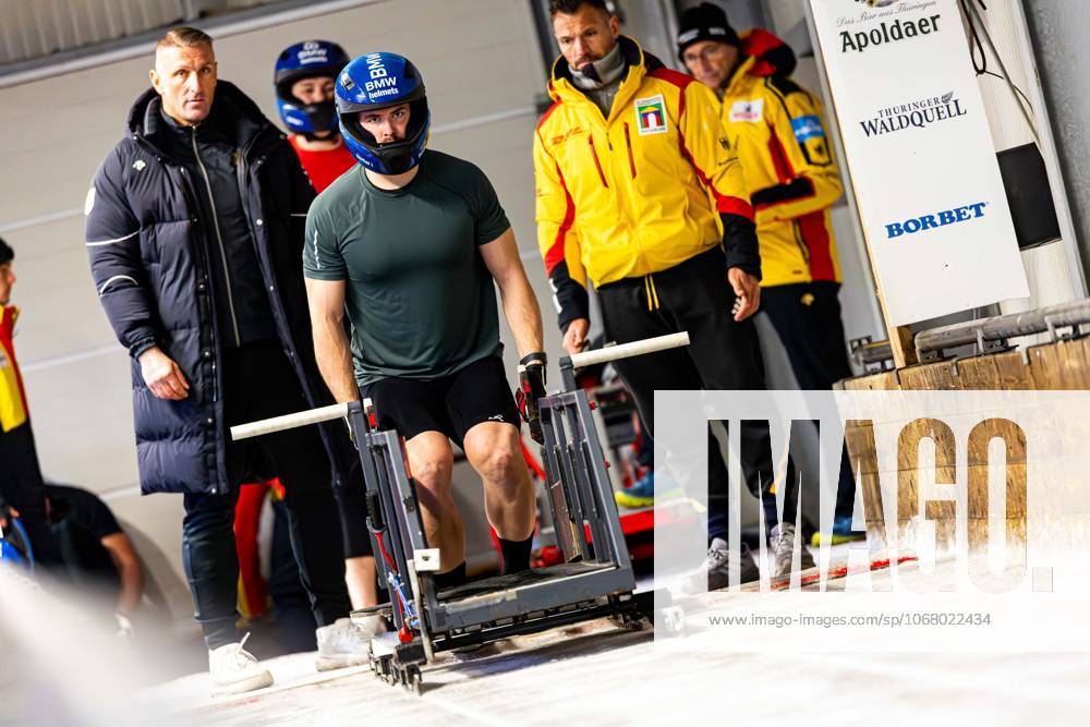GER, Bobsleigh, Season 25 26, Men, Central performance test in bobsleigh push test Traditionally, the best German bobsleigh pilots and their pushers met in Oberhof for a test of strength 98559 Oberhof LOTTO Thüringen EISARENA Oberho Thüringen Germany