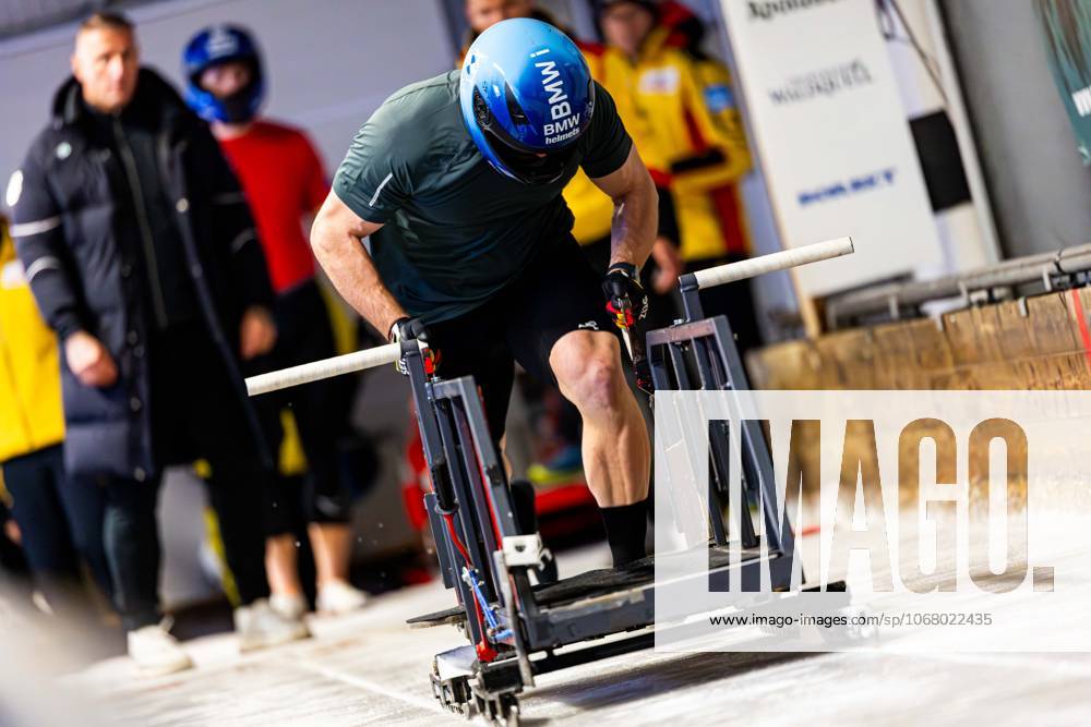 GER, Bobsleigh, Season 25 26, Men, Central performance test in bobsleigh push test Traditionally, the best German bobsleigh pilots and their pushers met in Oberhof for a test of strength 98559 Oberhof LOTTO Thüringen EISARENA Oberho Thüringen Germany