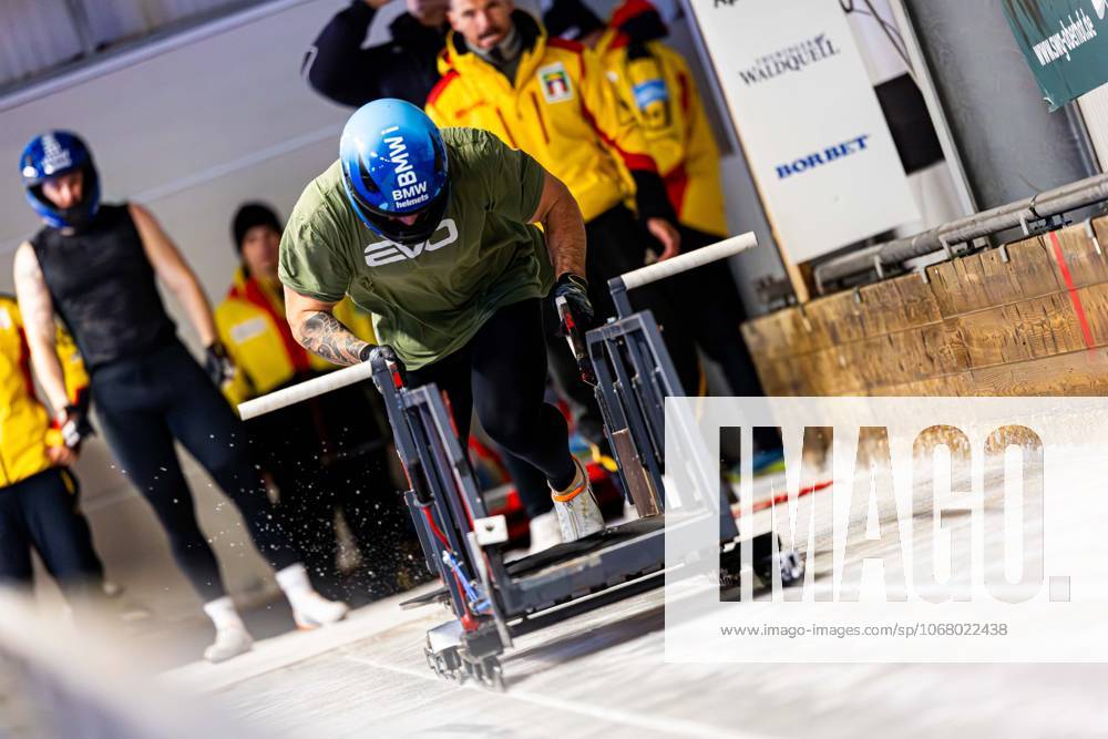 GER, Bobsleigh, Season 25 26, Men, Central performance test in bobsleigh push test Traditionally, the best German bobsleigh pilots and their pushers met in Oberhof for a test of strength 98559 Oberhof LOTTO Thüringen EISARENA Oberho Thüringen Germany