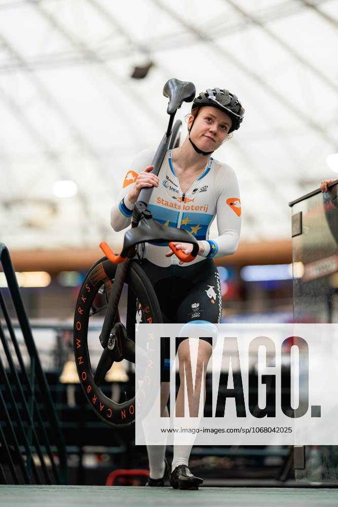 2025 Tissot UCI Track World Championships Picture by Alex Whitehead SWpix.com - 20 10 2025 - Cycling - 2025 Tissot UCI Track World Championships - Velodromo PenalolÃ n, Santiago, Chile - Training - Hetty van de Wouw of the Netherlands. Santiago Velodromo Parque PenalolÃ n Chile