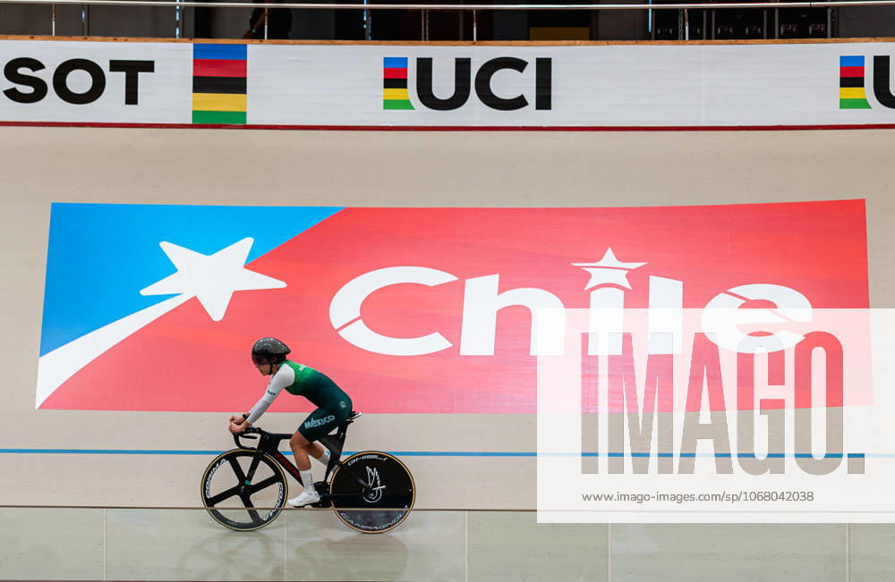 2025 Tissot UCI Track World Championships Picture by Alex Whitehead SWpix.com - 20 10 2025 - Cycling - 2025 Tissot UCI Track World Championships - Velodromo PenalolÃ n, Santiago, Chile - Training - Antonieta Gaxiola Gonzalez of Mexico. Santiago Velodromo Parque PenalolÃ n Chile