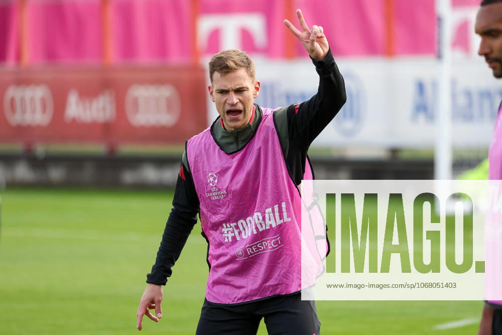 Joshua Kimmich FC Bayern Muenchen, 06 gestures, GER, final training, FC Bayern Muenchen, football, UEFA Champions League, league phase, matchday 3, 2025 2026 season, 21 10 2025, GER, final training, FC Bayern Muenchen, football, UEFA Champions League, league phase, matchday 3, 2025 2026 season, 21 10 2025 Muenchen
