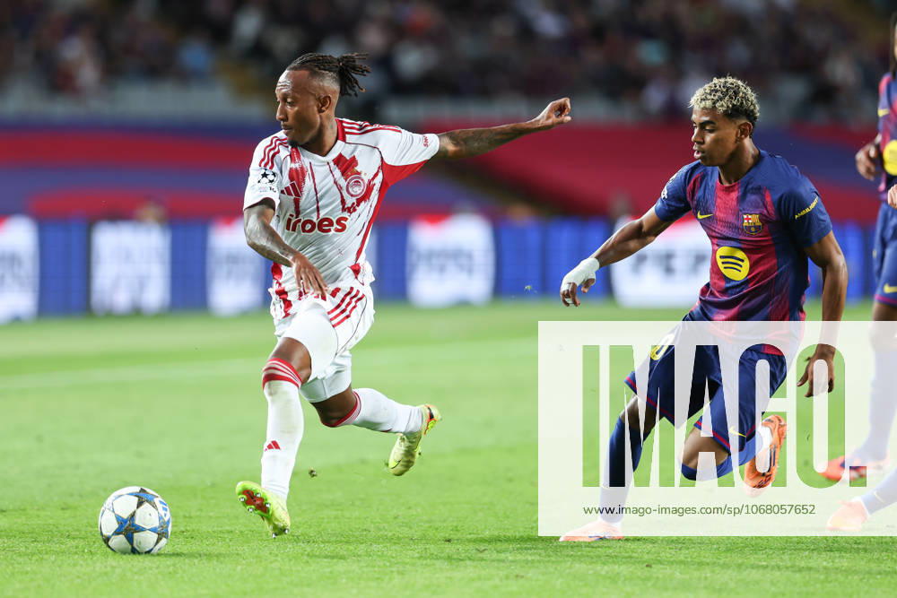Gelson Martins of Olympiacos FC and Lamine Yamal of FC Barcelona, Barca in action during the UEFA Champions League 2025 26 League Phase MD3 match between FC Barcelona and Olympiacos FC at Estadi Olimpic Lluis Companys on October 21, 2025 in Barcelona, Spain. Barcelona SPAIN - ZUMAa181 20251021_zaa_a181_213