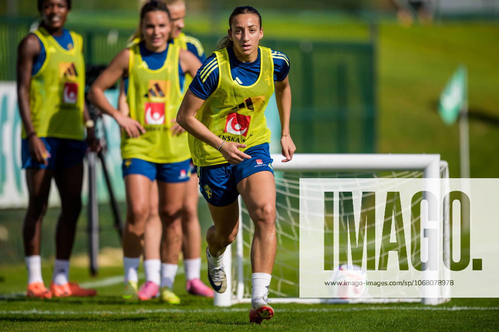 Rosa Kafaji of the Swedish women s national football team on October 22, 2025 in Benahavis Photo Ludvig Thunman BILDBYRAN code LT LT0733 fotboll football soccer fotball träning practice training sverige sweden dam bbeng