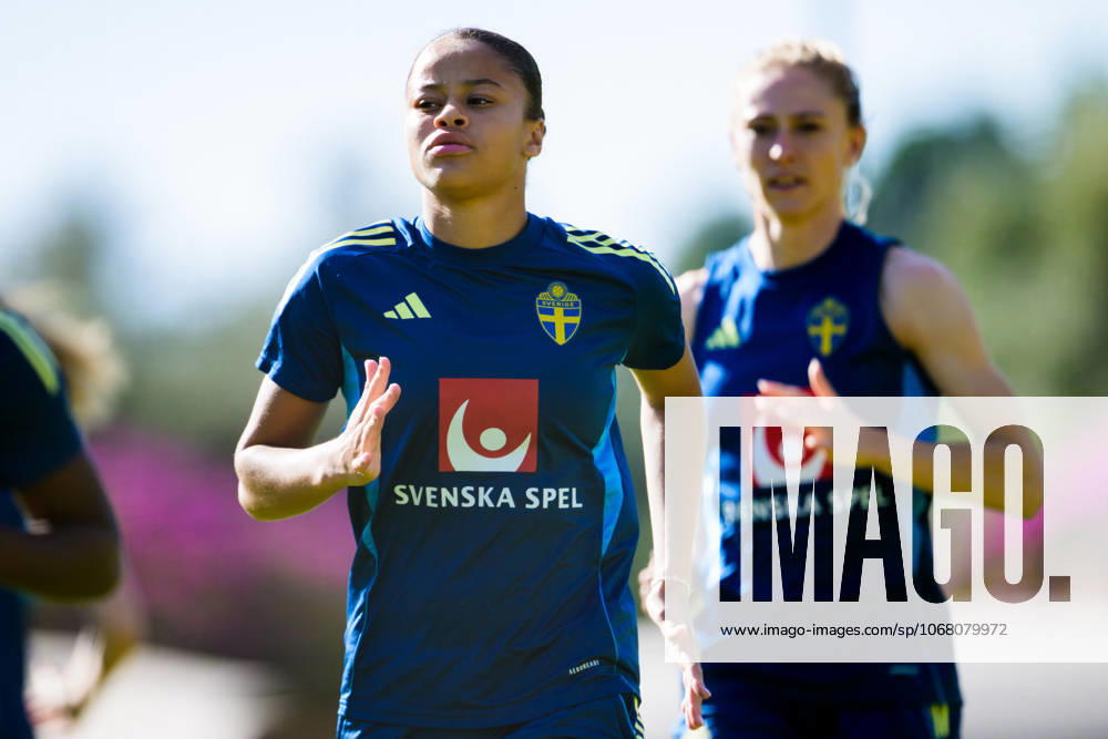 Felicia Schröder of the Swedish women s national football team at a training session on October 22, 2025 in Benahavis Photo Ludvig Thunman BILDBYRAN code LT LT0733 fotboll football soccer fotball träning practice training sverige sweden dam bbeng