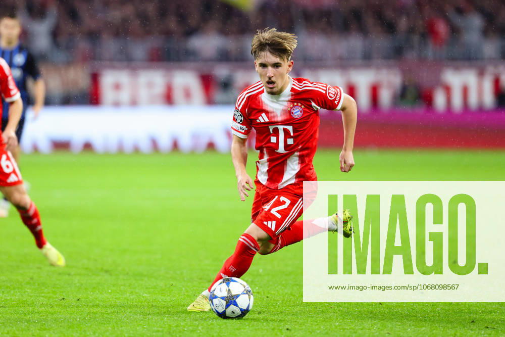 Lennart Karl 42, FC Bayern München at the match between FC Bayern München v Club Brugge, Football, Men, UEFA Champions League, 2025 2026, Matchday 3 on 22 10 2025 in Munich, Allianz Arena DFL and DFB regulations prohibit any use of photographs as image sequences and or quasi video Bayern Germany
