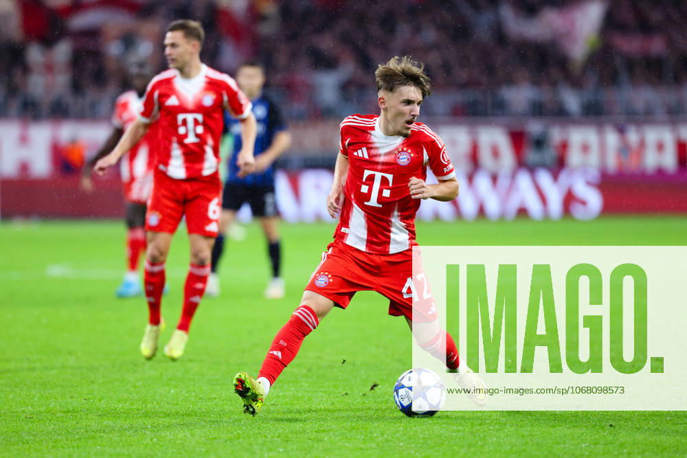 Lennart Karl 42, FC Bayern München at the match between FC Bayern München v Club Brugge, Football, Men, UEFA Champions League, 2025 2026, Matchday 3 on 22 10 2025 in Munich, Allianz Arena DFL and DFB regulations prohibit any use of photographs as image sequences and or quasi video Bayern Germany