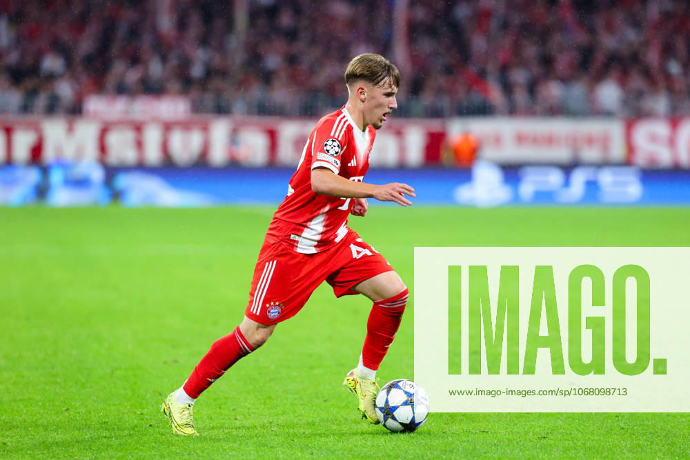 Lennart Karl 42, FC Bayern München at the match between FC Bayern München v Club Brugge, Football, Men, UEFA Champions League, 2025 2026, Matchday 3 on 22 10 2025 in Munich, Allianz Arena DFL and DFB regulations prohibit any use of photographs as image sequences and or quasi video Bayern Germany