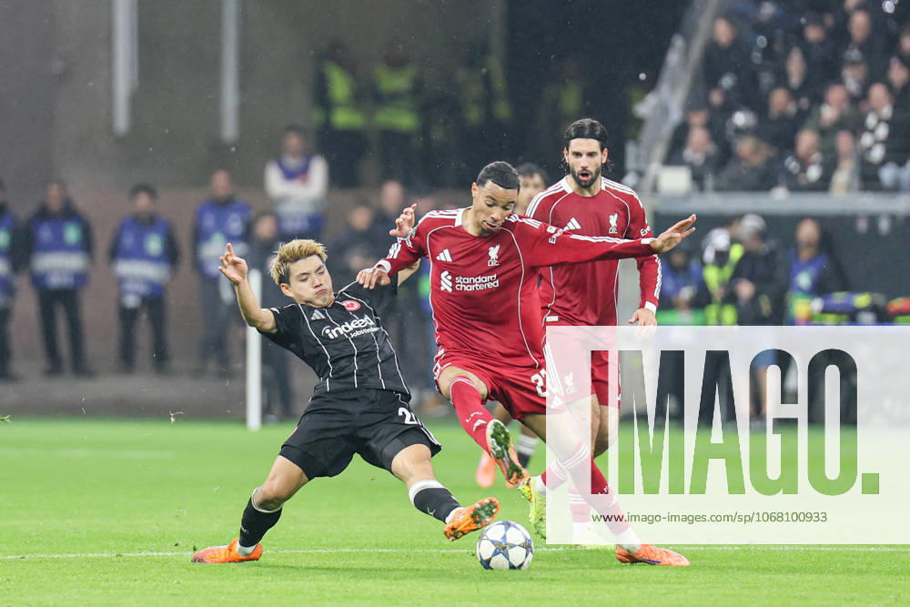 Ritsu Doan Eintracht Frankfurt,20 and Hugo Ekitike Liverpool FC, 22 in a duel UEFA Champions League, Matchday 3 Eintracht Frankfurt FC Liverpool on 22 10 25 at Deutsche Bank Park, Frankfurt Frankfurt Deutsche Bank Park Frankfurt Germany