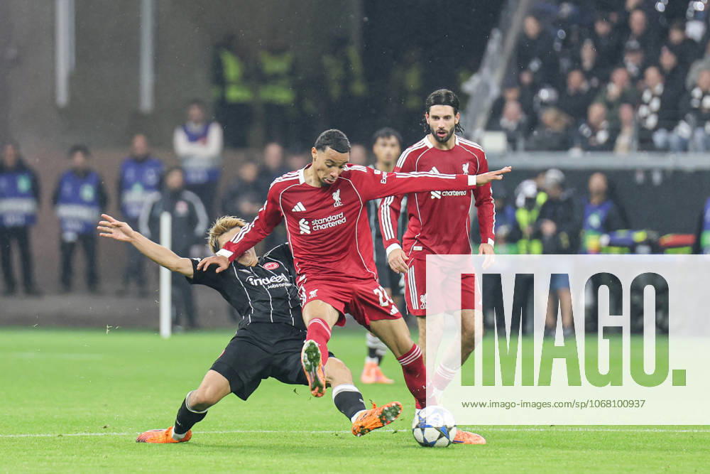 Ritsu Doan Eintracht Frankfurt,20 and Hugo Ekitike Liverpool FC, 22 in a duel UEFA Champions League, Matchday 3 Eintracht Frankfurt FC Liverpool on 22 10 25 at Deutsche Bank Park, Frankfurt Frankfurt Deutsche Bank Park Frankfurt Germany