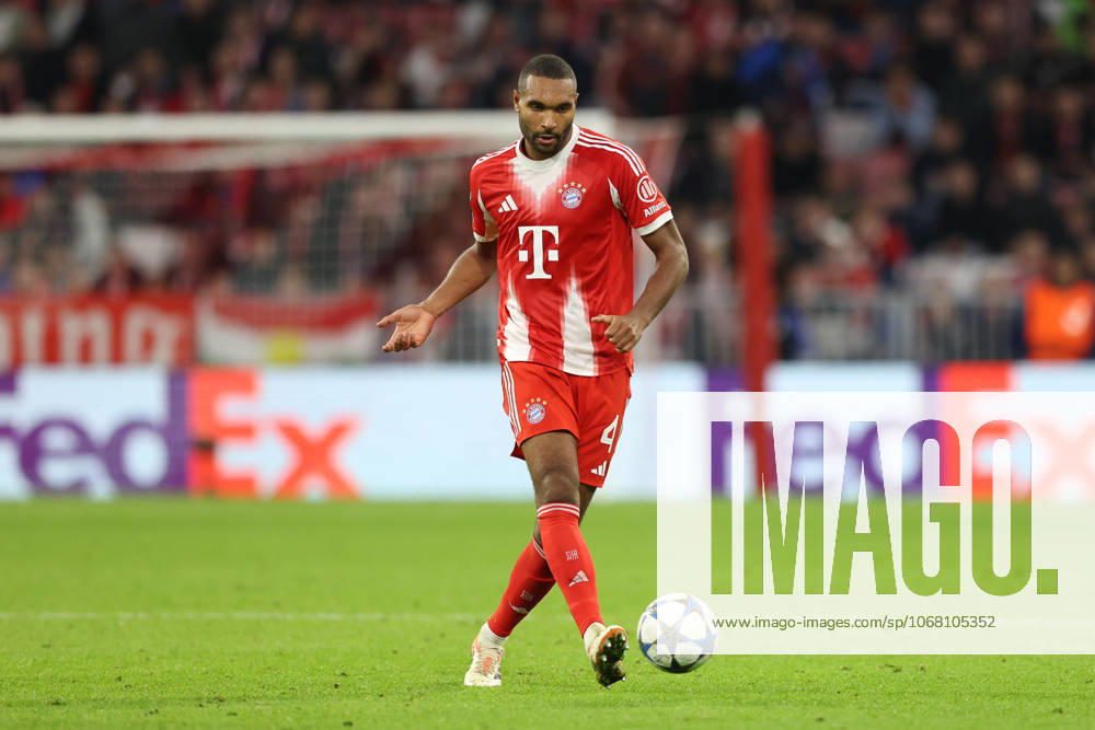 Jonathan Tah FC Bayern Muenchen, 04 with ball, GER, FC Bayern Muenchen vs Club Bruegge, Football, UEFA Champions League, League Phase, Matchday 3, Season 2025 2026, 22 10 2025, GER, FC Bayern Muenchen vs Club Bruegge, Football, UEFA Champions League, League Phase, Matchday 3, Season 2025 2026, 22 10 2025 Muenchen