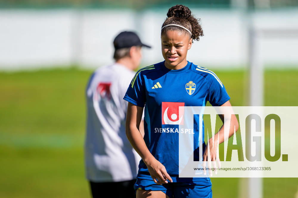 Felicia Schröder of the Swedish women s national football team at a training session on October 23, 2025 in Benahavis Photo Ludvig Thunman BILDBYRAN code LT LT0734 fotboll football soccer fotball träning practice training sverige sweden dam bbeng