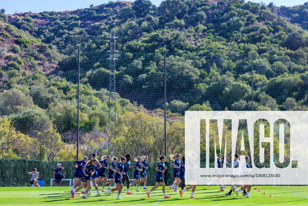 Players of the Swedish women s national football team at a training session on October 23, 2025 in Benahavis Photo Ludvig Thunman BILDBYRAN code LT LT0734 fotboll football soccer fotball träning practice training sverige sweden dam bbeng