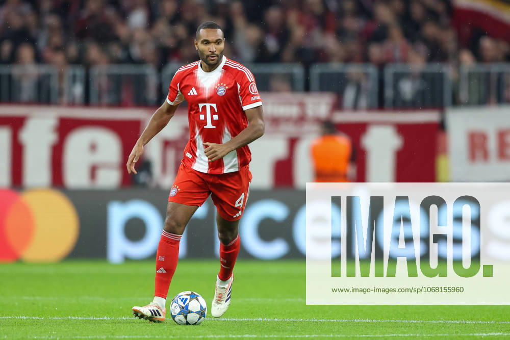 Jonathan Tah FC Bayern Muenchen, 04 with ball, GER, FC Bayern Muenchen vs Club Bruegge, Football, UEFA Champions League, League Phase, Matchday 3, Season 2025 2026, 22 10 2025, GER, FC Bayern Muenchen vs Club Bruegge, Football, UEFA Champions League, League Phase, Matchday 3, Season 2025 2026, 22 10 2025 Muenchen