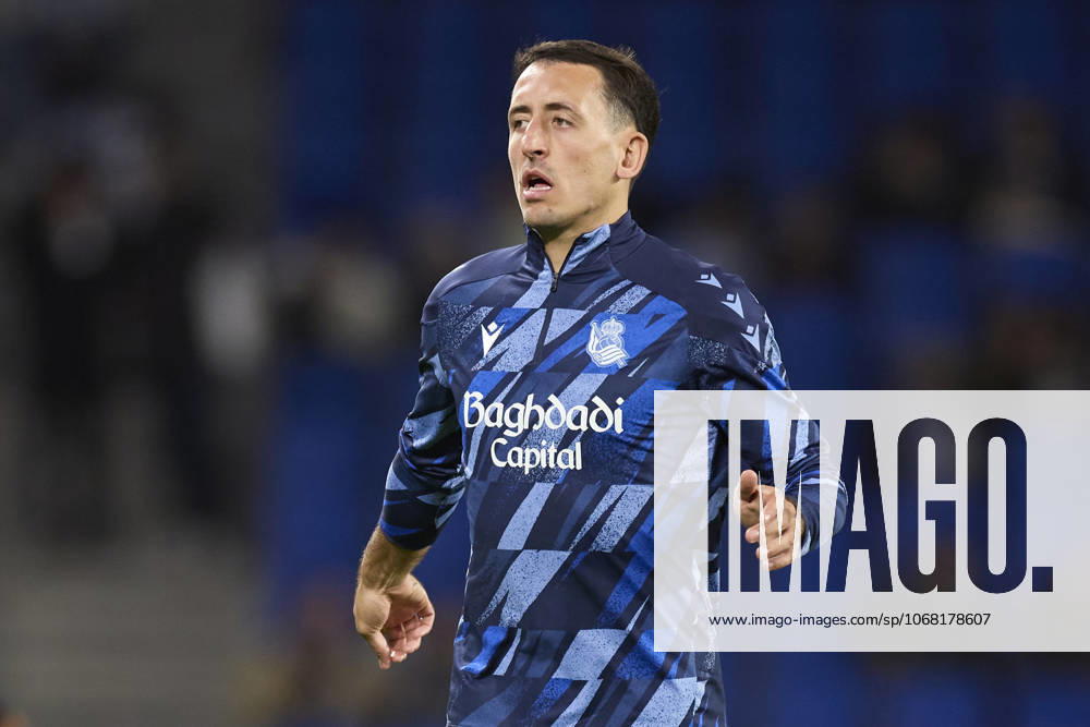 Mikel Oyarzabal of Real Sociedad looks on prior to the LaLiga EA Sports match between Real Sociedad and Sevilla FC at Anoeta on October 24, 2025, in San Sebastian, Spain. San Sebastian SPAIN - ZUMAa181 20251024_zaa_a181_037