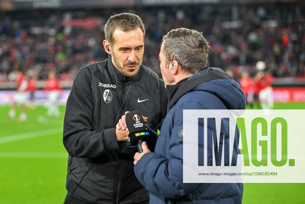 Julian Schuster SC Freiburg, Coach shakes hands with Lothar Matthaeus former professional footballer GER, SC Freiburg FC Utrecht, Football, Europa League, Matchday 3, Season 2025 2026, 23 10 2025 GER, SC Freiburg FC Utrecht, Football, Europa League, Matchday 3, Season 2025 2026, 23 10 2025 Freiburg