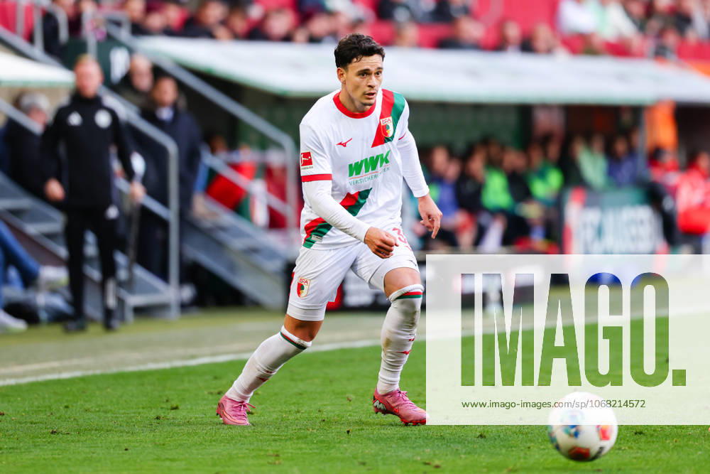 Fabian Rieder 32, FC Augsburg at the match between FC Augsburg v RB Leipzig, Football, Men, Bundesliga, 2025 2026, Matchday 8 on 25 10 2025 in Augsburg, WWK Arena DFL and DFB regulations prohibit any use of photographs as image sequences and or quasi video Bayern Germany