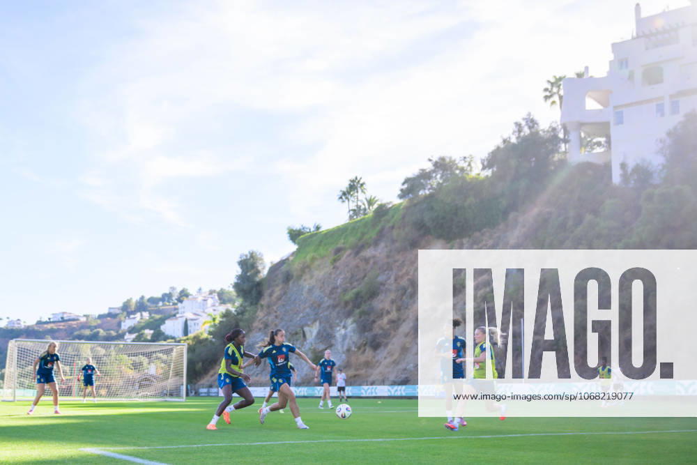 Rosa Kafaji of the Swedish women s national football team on October 25, 2025 in Benahavis Photo Ludvig Thunman BILDBYRAN code LT LT0736 fotboll football soccer fotball träning practice training sverige sweden dam bbeng