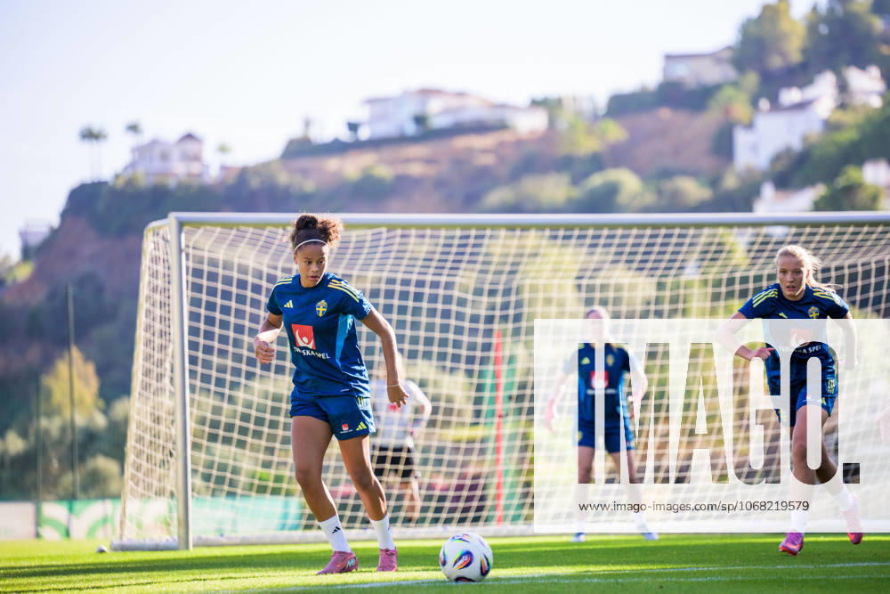 Felicia Schröder of the Swedish women s national football team on October 25, 2025 in Benahavis Photo Ludvig Thunman BILDBYRAN code LT LT0736 fotboll football soccer fotball träning practice training sverige sweden dam bbeng