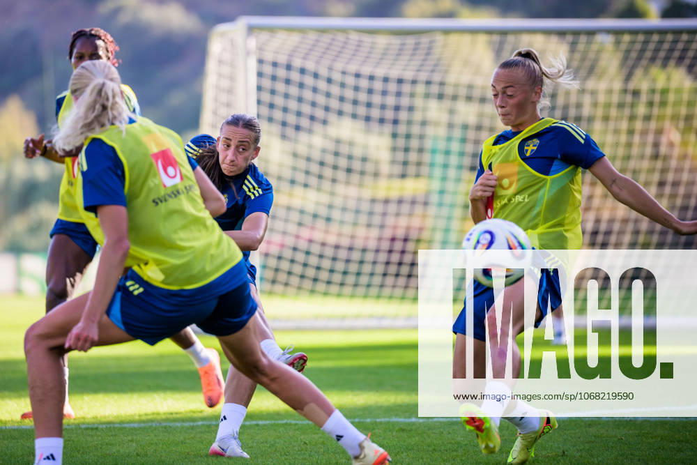 Rosa Kafaji of the Swedish women s national football team on October 25, 2025 in Benahavis Photo Ludvig Thunman BILDBYRAN code LT LT0736 fotboll football soccer fotball träning practice training sverige sweden dam bbeng