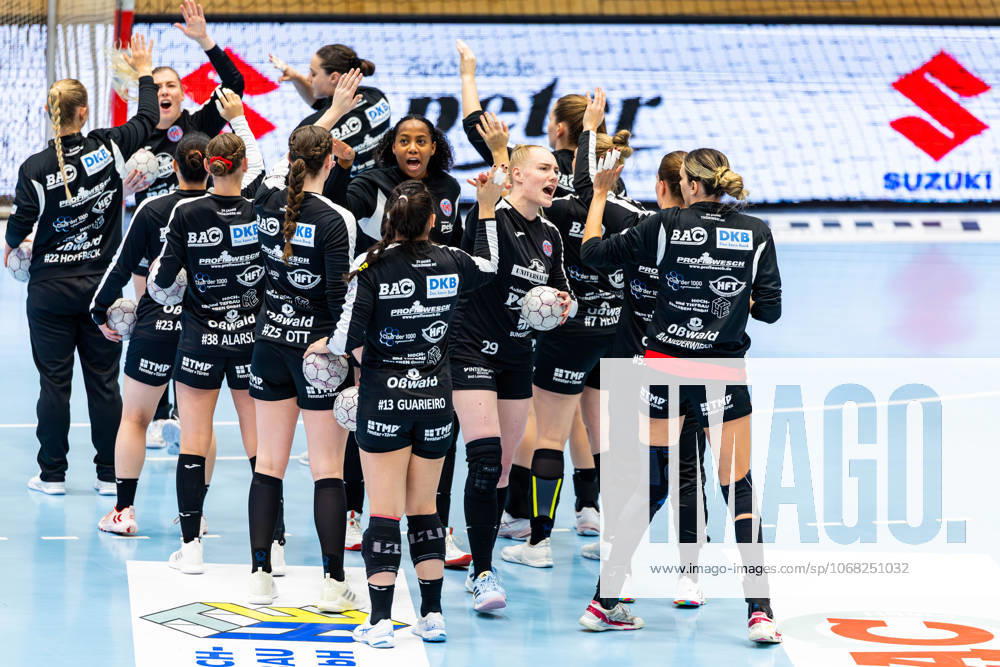 GER, Handball, Women, Season 2025 2026, Alsco 1 Bl, 6 Matchday, Thueringer HC VfL Oldenburg WarmUp Thueringer HC, with in the picture Johanna Reichert Thueringer HC,29 99947 Bad Langensalza Salza Halle Sporthalle Mehrz Thüringen Germany