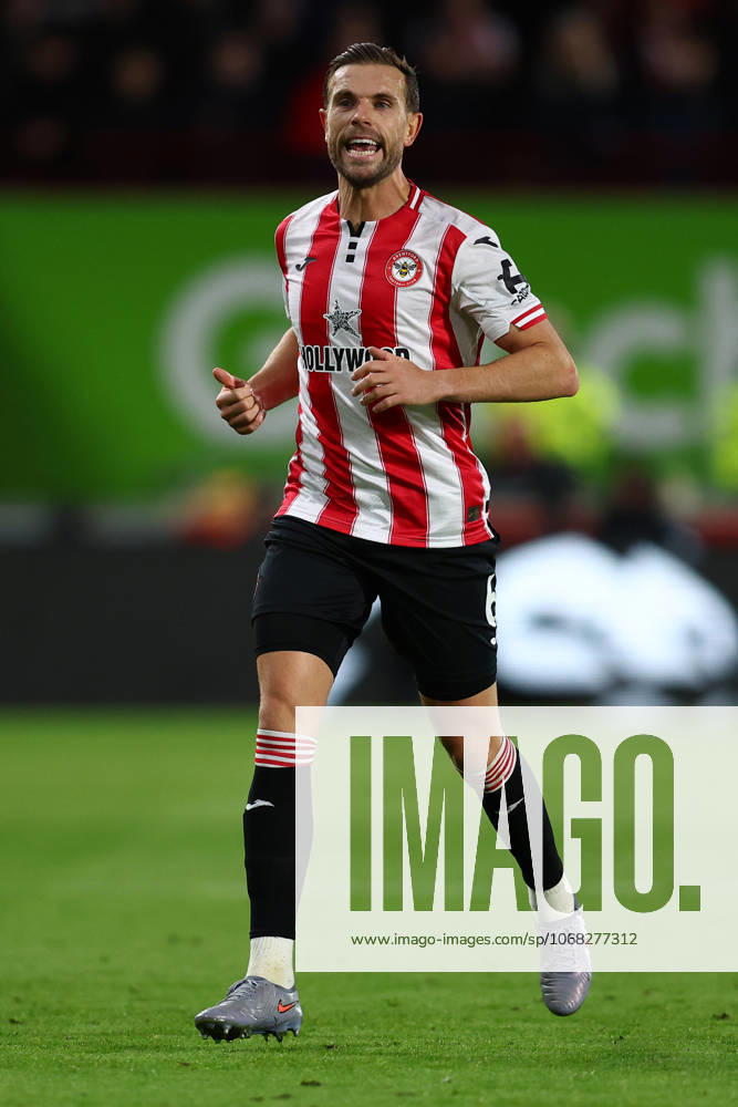 London, England, 25th October 2025. Jordan Henderson of Brentford during the Brentford vs Liverpool Premier League match at Gtech Community Stadium, London. Picture credit should read: Paul Terry Sportimage . SPI_101_PT_Brentford_Liverpool SPI-4238-0102