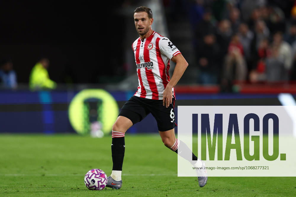 London, England, 25th October 2025. Jordan Henderson of Brentford during the Brentford vs Liverpool Premier League match at Gtech Community Stadium, London. Picture credit should read: Paul Terry Sportimage . SPI_107_PT_Brentford_Liverpool SPI-4238-0108