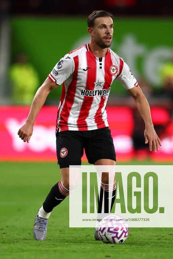 London, England, 25th October 2025. Jordan Henderson of Brentford during the Brentford vs Liverpool Premier League match at Gtech Community Stadium, London. Picture credit should read: Paul Terry Sportimage . SPI_109_PT_Brentford_Liverpool SPI-4238-0110