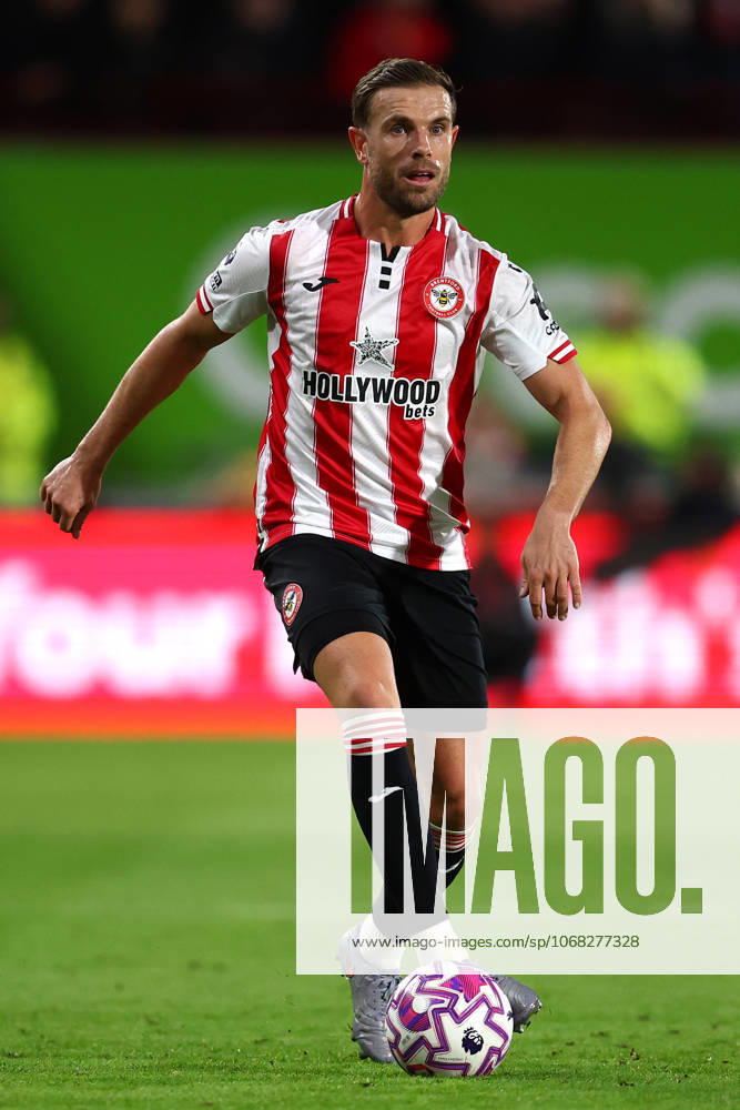 London, England, 25th October 2025. Jordan Henderson of Brentford during the Brentford vs Liverpool Premier League match at Gtech Community Stadium, London. Picture credit should read: Paul Terry Sportimage . SPI_110_PT_Brentford_Liverpool SPI-4238-0111