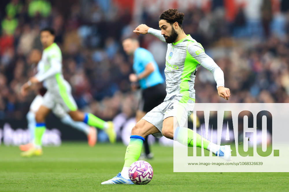Birmingham, England, 26th October 2025. Josko Gvardiol of Manchester City passes the ball during the Aston Villa vs Manchester City Premier League match at Villa Park, Birmingham. Picture credit should read: Jessica Hornby Sportimage . SPI_084_JH_Villa_City SPI-4240-0085