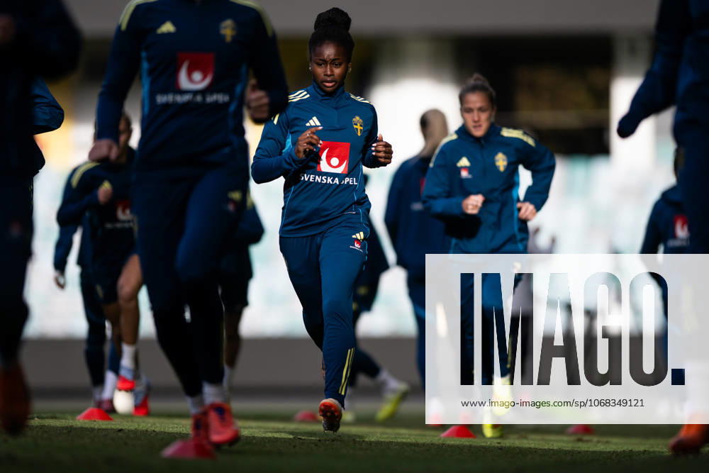 Monica Jusu Bah of the Swedish women s national football team during a training session on October 27, 2025 in Gothenburg Photo Mathias Bergeld BILDBYRAN kod MB MB1227 fotboll football soccer fotball nations league uefa womens nations league träning practice training sverige sweden dam bbeng