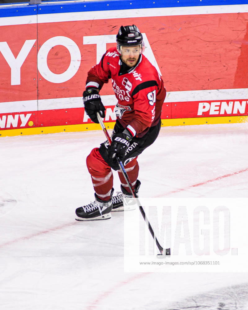 COLOGNE, GERMANY - 26 OCTOBER, 2025: Moritz Mueller - The IceHockey DEL match Koelner Haie - Frankfurt Leowen at Lanxess Arena
