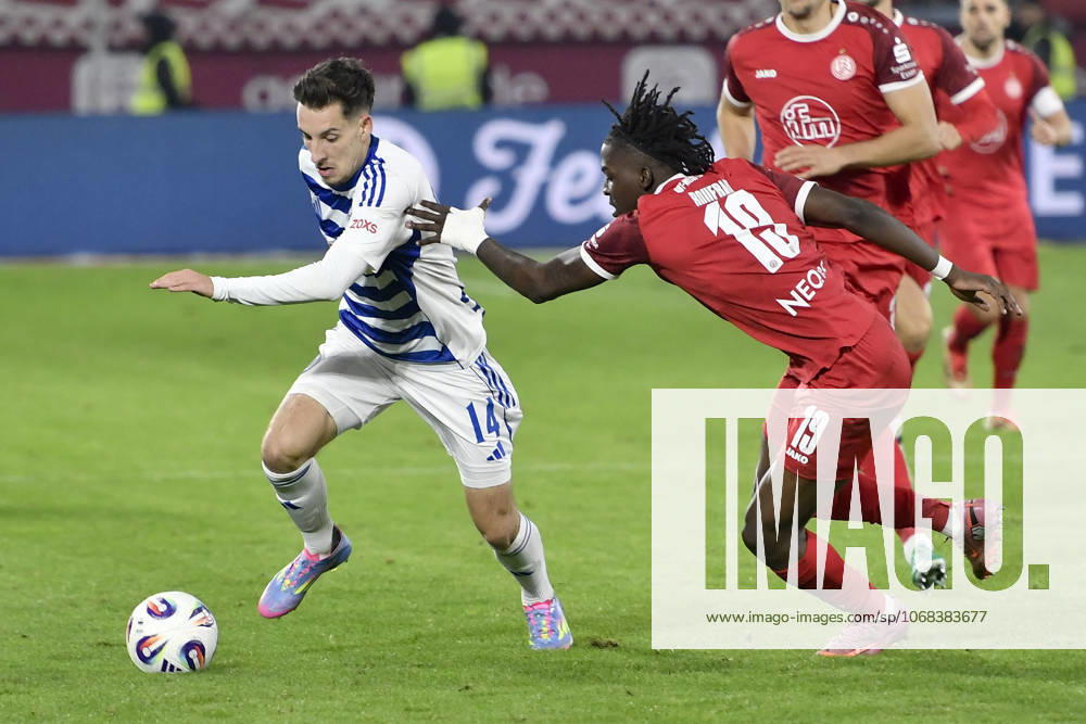From left in duel Conor Noß Noss Duisburg 14 Franci Bouebari Essen 19 26 10 2025 Soccer MSV Duisburg vs Rot Weiss Essen, Schauinsland Reisen Arena, Duisburg, DFB DFL REGULATIONS PROHIBIT ANY USE OF PHOTOGRAPHS AS IMAGE SEQUENCES AND OR QUASI VIDEO