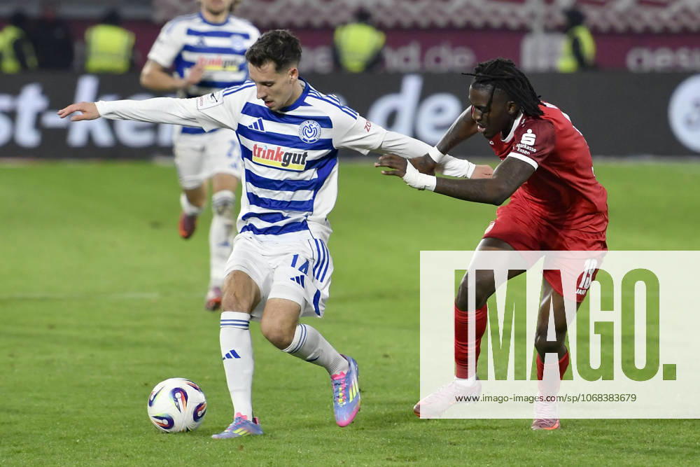 From left in duel Conor Noß Noss Duisburg 14 Franci Bouebari Essen 19 26 10 2025 Soccer MSV Duisburg vs Rot Weiss Essen, Schauinsland Reisen Arena, Duisburg, DFB DFL REGULATIONS PROHIBIT ANY USE OF PHOTOGRAPHS AS IMAGE SEQUENCES AND OR QUASI VIDEO