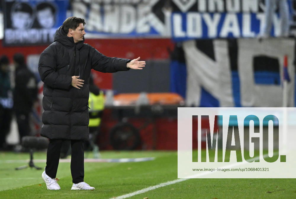 Coach Coach Merlin Polzin Hamburger SV HSV on the sidelines Gesture Gesture 1 FC Heidenheim 1846 FCH vs Hamburger SV HSV DFB Pokal Second Round 28 10 2025 DFL REGULATIONS PROHIBIT ANY USE OF PHOTOGRAPHS AS IMAGE SEQUENCES AND OR QUASI VIDEO 1 FC Heidenheim 1846 FCH vs Hamburger SV HSV
