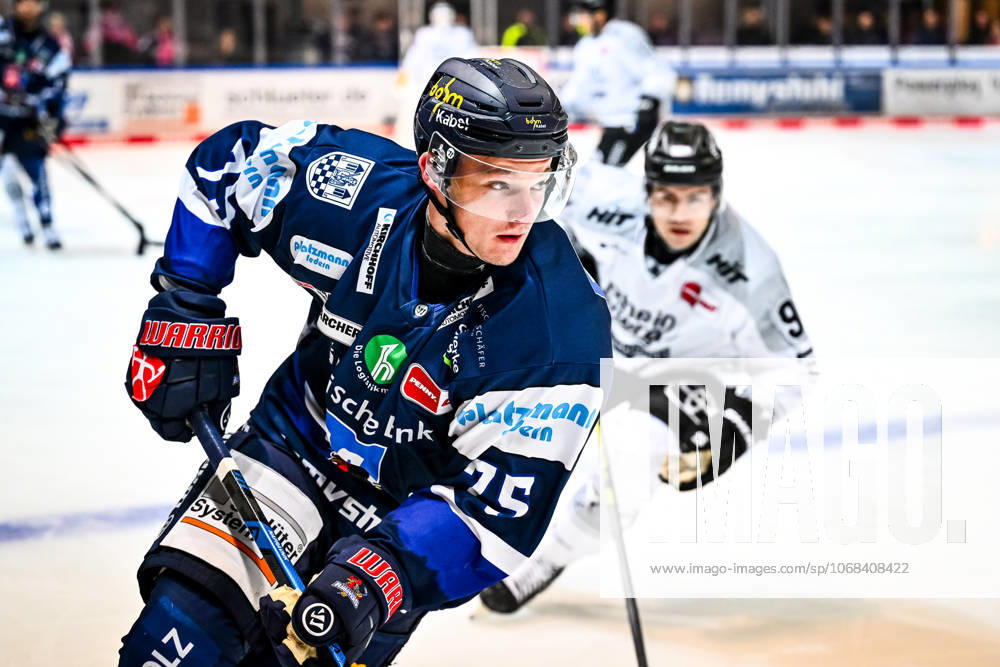 Julian Napravnik Iserlohn Roosters, 75 , GER, Iserlohn Roosters vs Koeler Haie, Ice Hockey, Penny DEL, Matchday 15, Season 2025 2026, 28 10 2025, GER, Iserlohn Roosters vs Koeler Haie, Ice Hockey, Penny DEL, Matchday 15, Season 2025 2026, 28 10 2025 Iserlohn