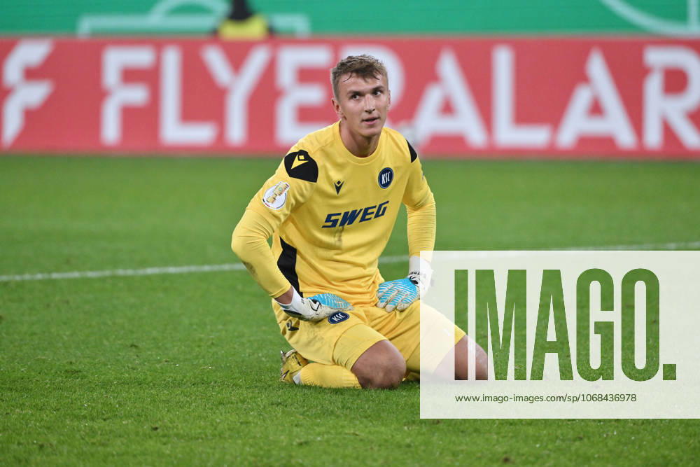 Goalkeeper Hans Christian Bernat Karlsruher SC 28 10 2025, Soccer DFB Pokal, Season 2025 2026, 2 Round, Borussia Mönchengladbach Karlsruher SC 3 1 DFB regulations prohibit any use of photographs as image sequences and or quasi video Moenchengladbach Borussia Park Nordrhein Westfalen Germany Team2